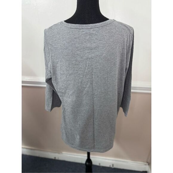 Hue Grey V-Neck 3/4 Sleeve Top Size Large - Picture 2 of 4